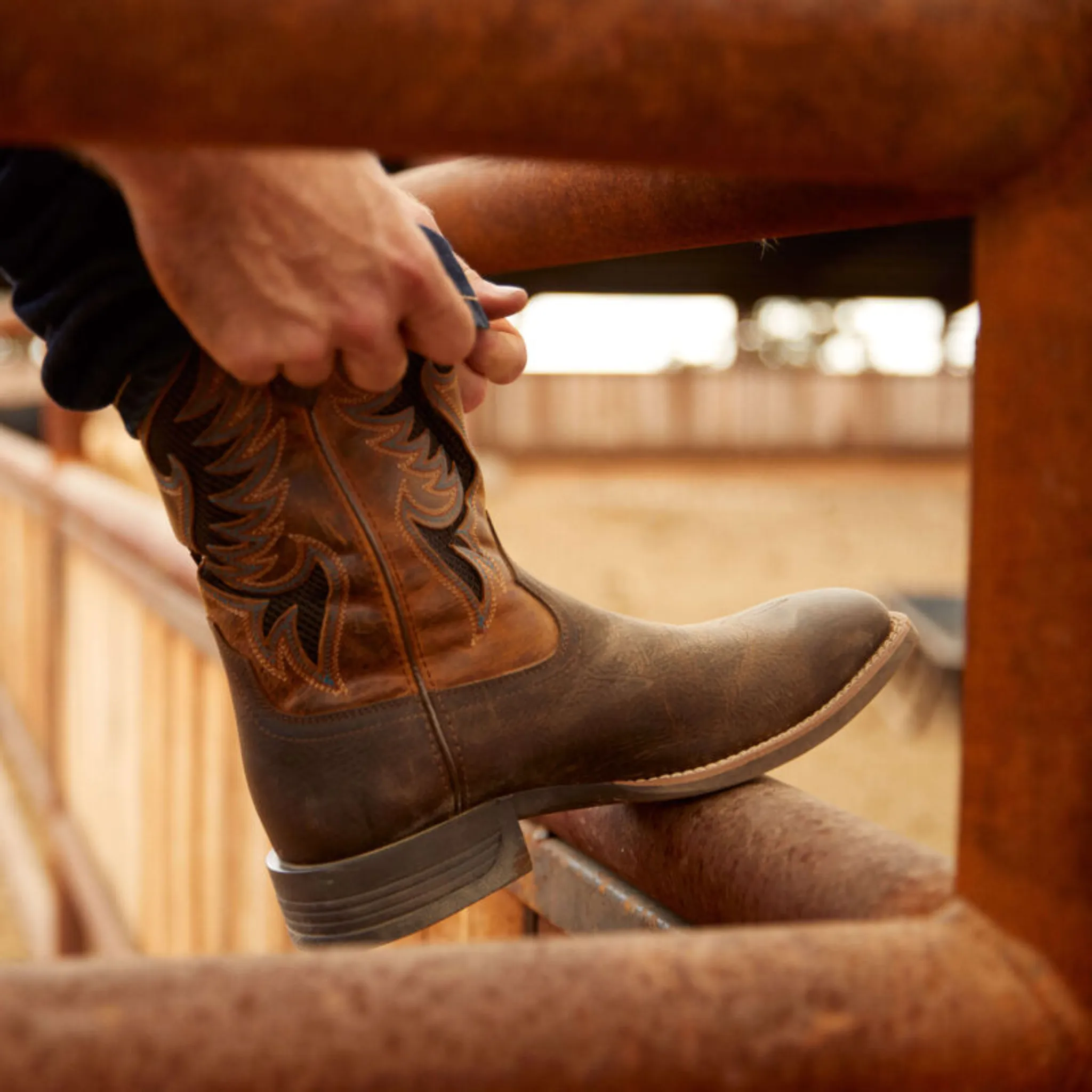 ARIAT MEN'S COWPUNCHER VENTTEK WESTERN BOOT - 10044573