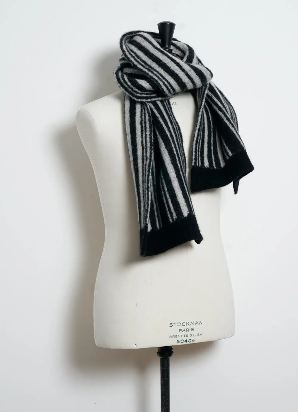 BARTH 28-09-9 | Knitted Jacquard Scarf | Barcode