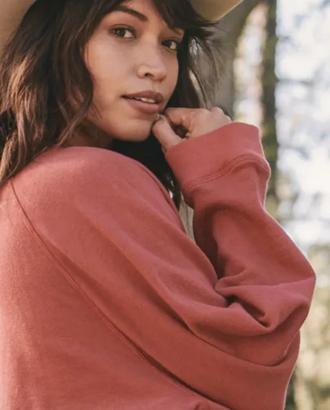 The Great - The Slouch Sweatshirt in Marled Cardinal