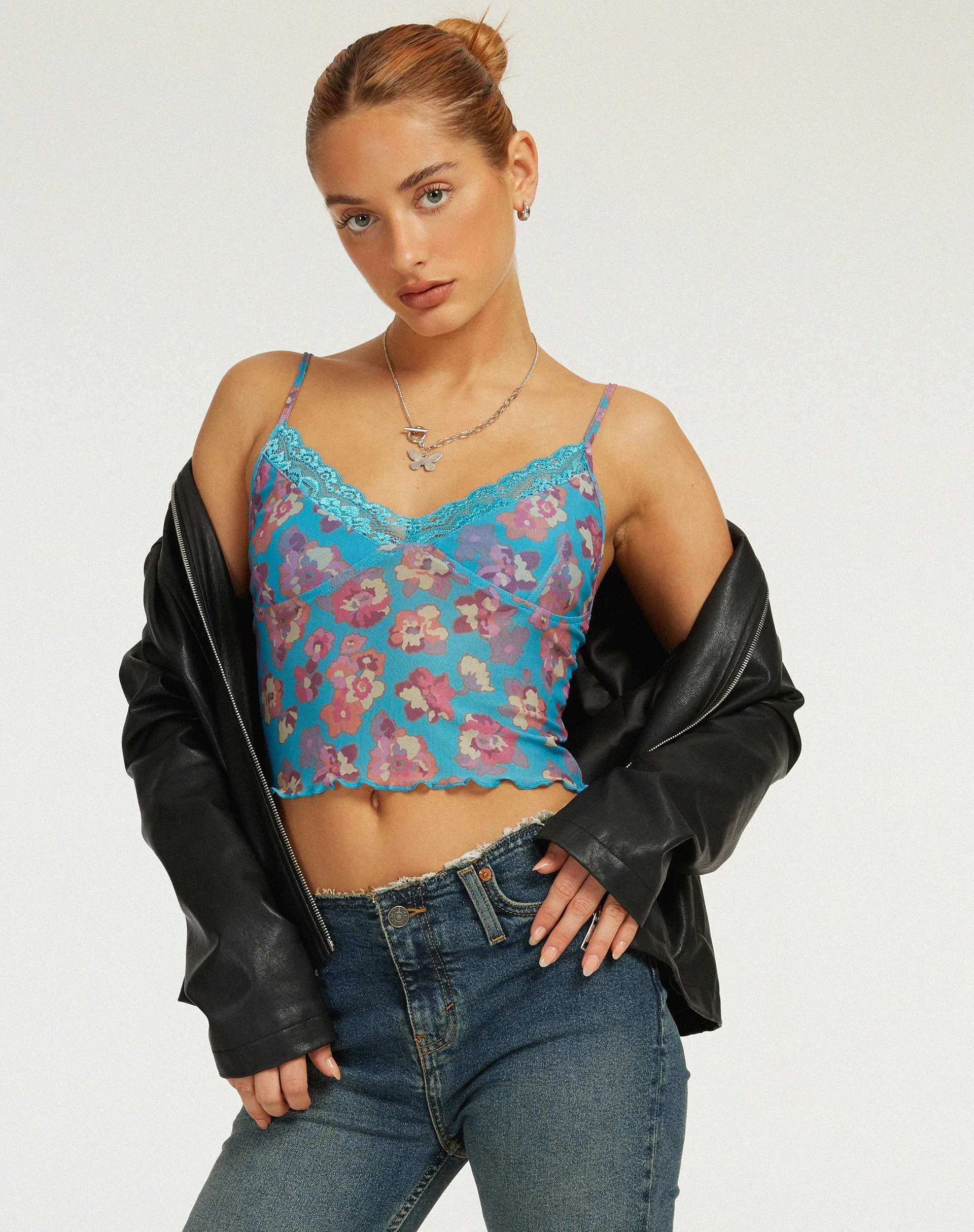 Yenika Crop Top in Contrast Floral Blue